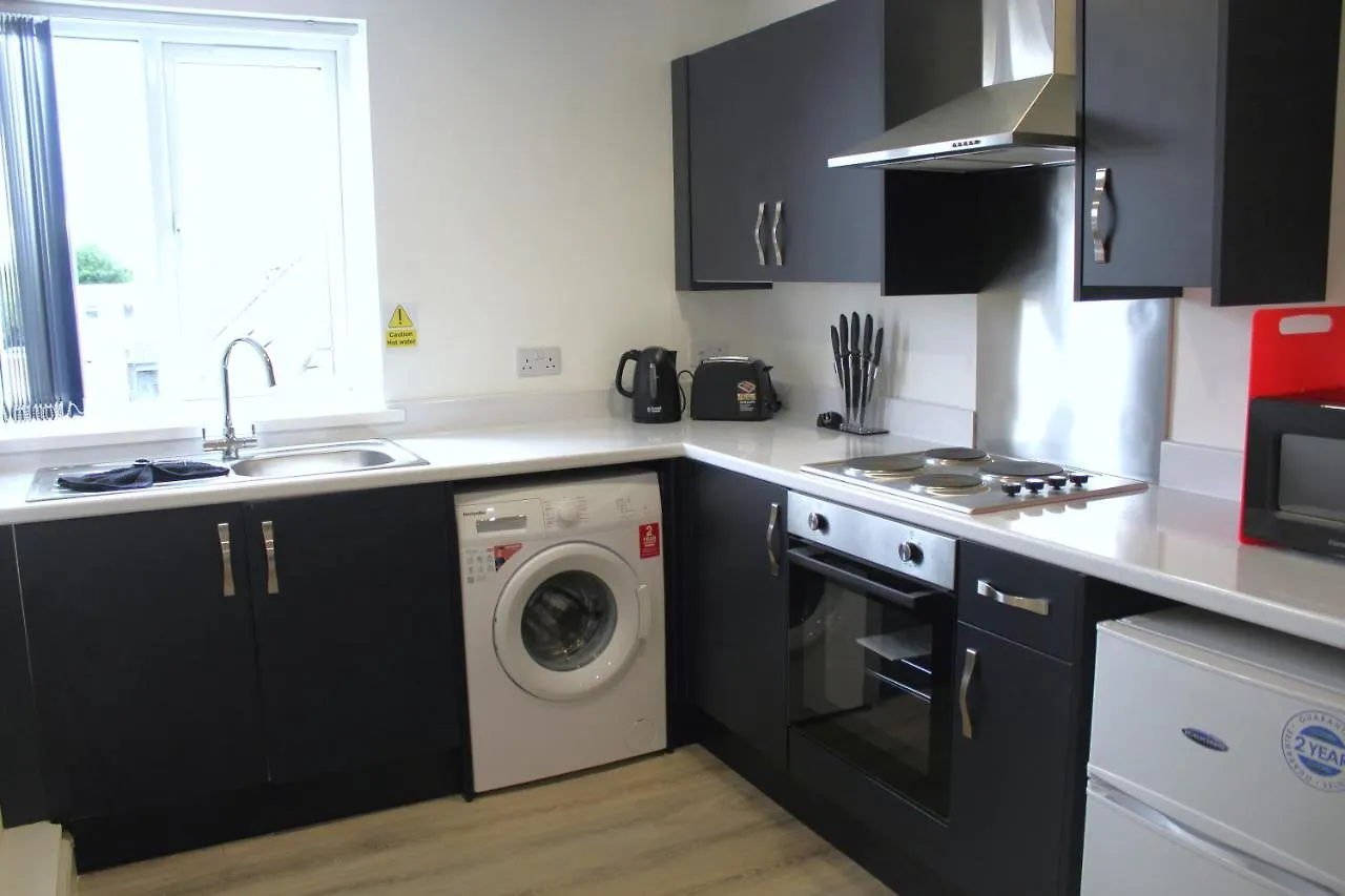 Maze Apartments And Rooms Free Parking キングストン・アポン・ハル 0*,  イギリス